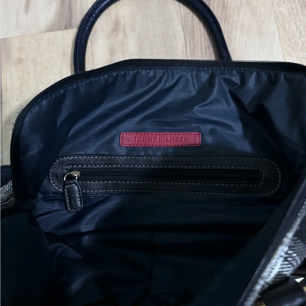Vintage Tommy Hilfiger Purse